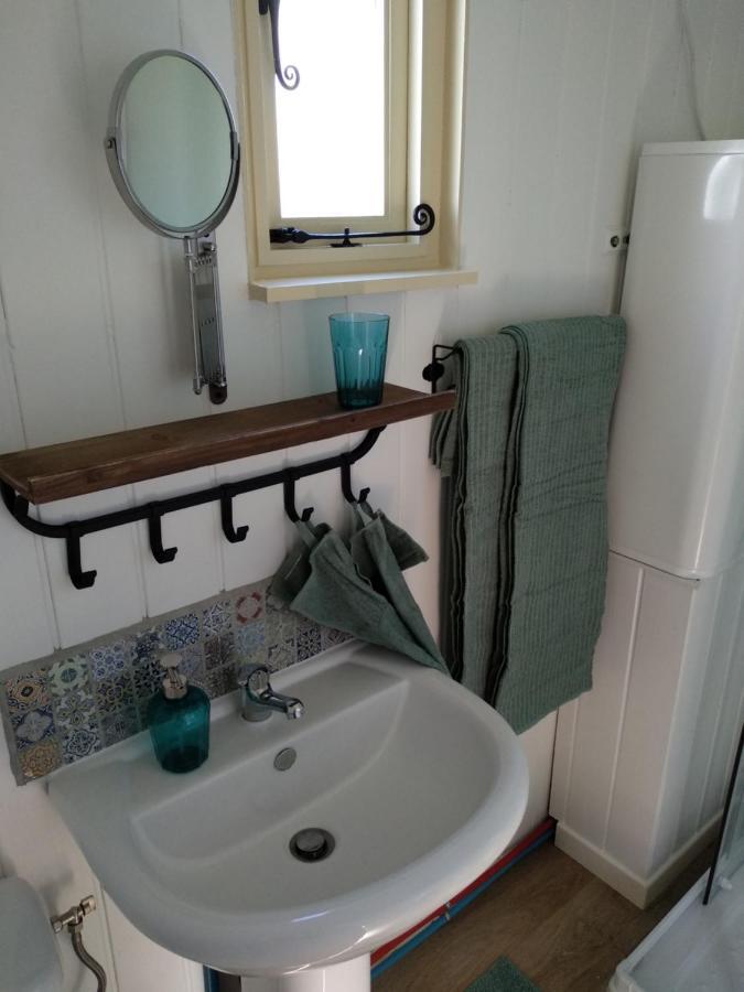 The English Shepherds Hut @ Les Aulnaies Echauffour 외부 사진